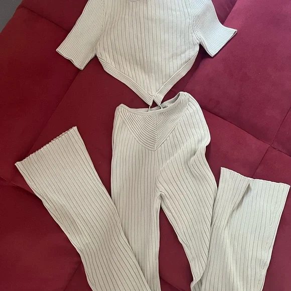 Maniere De Voir Cream Halter Jumpsuit with Cut-Out Details - Picture 4 of 6